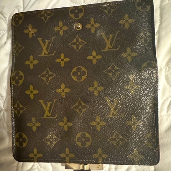 Authentic Louis Vuitton wallet - Picture 1 of 7
